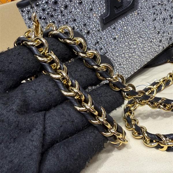 2026120164335806 830